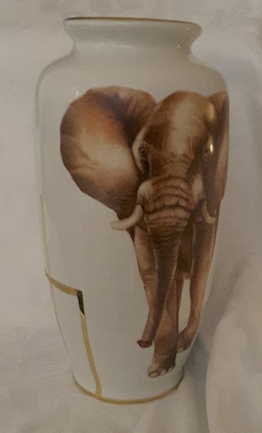 vase &eacute;l&eacute;phant